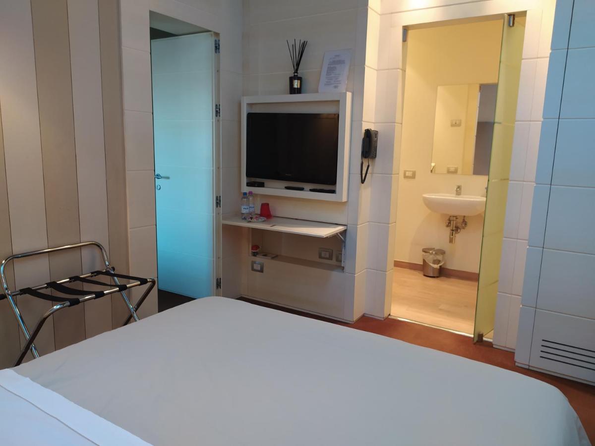 Hotel Molo73 à Empoli Extérieur photo